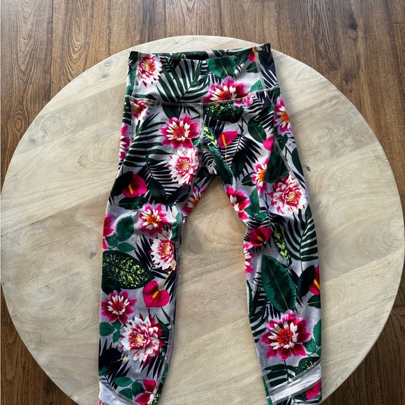 Old Navy Pants - Old Navy Active Go-Dry 7/8 ankle high-rise leggings